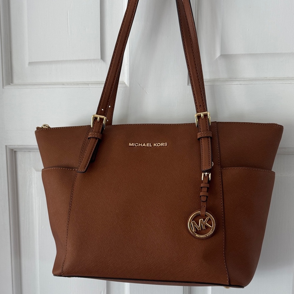 Michael Kors Tan Leather Shoulder Bag - Picture 2 of 7